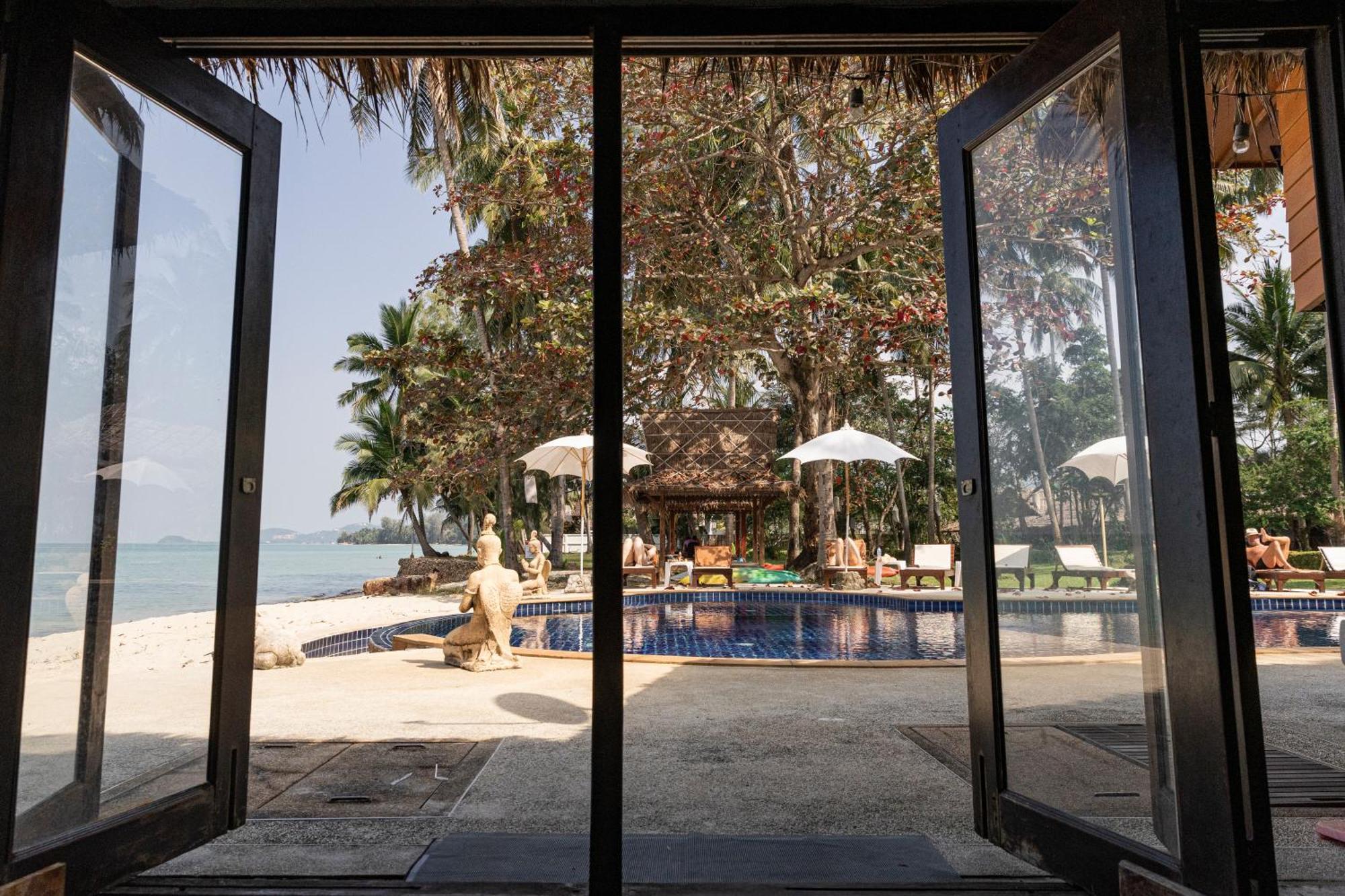 Lipa Lodge Beach Resort Lipa Noi Extérieur photo