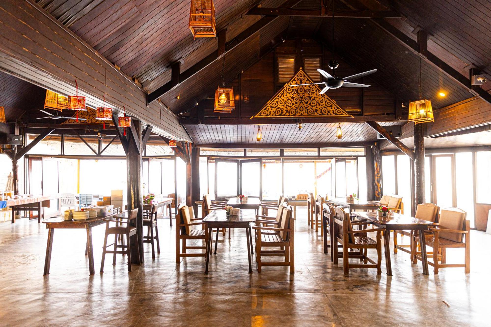 Lipa Lodge Beach Resort Lipa Noi Extérieur photo