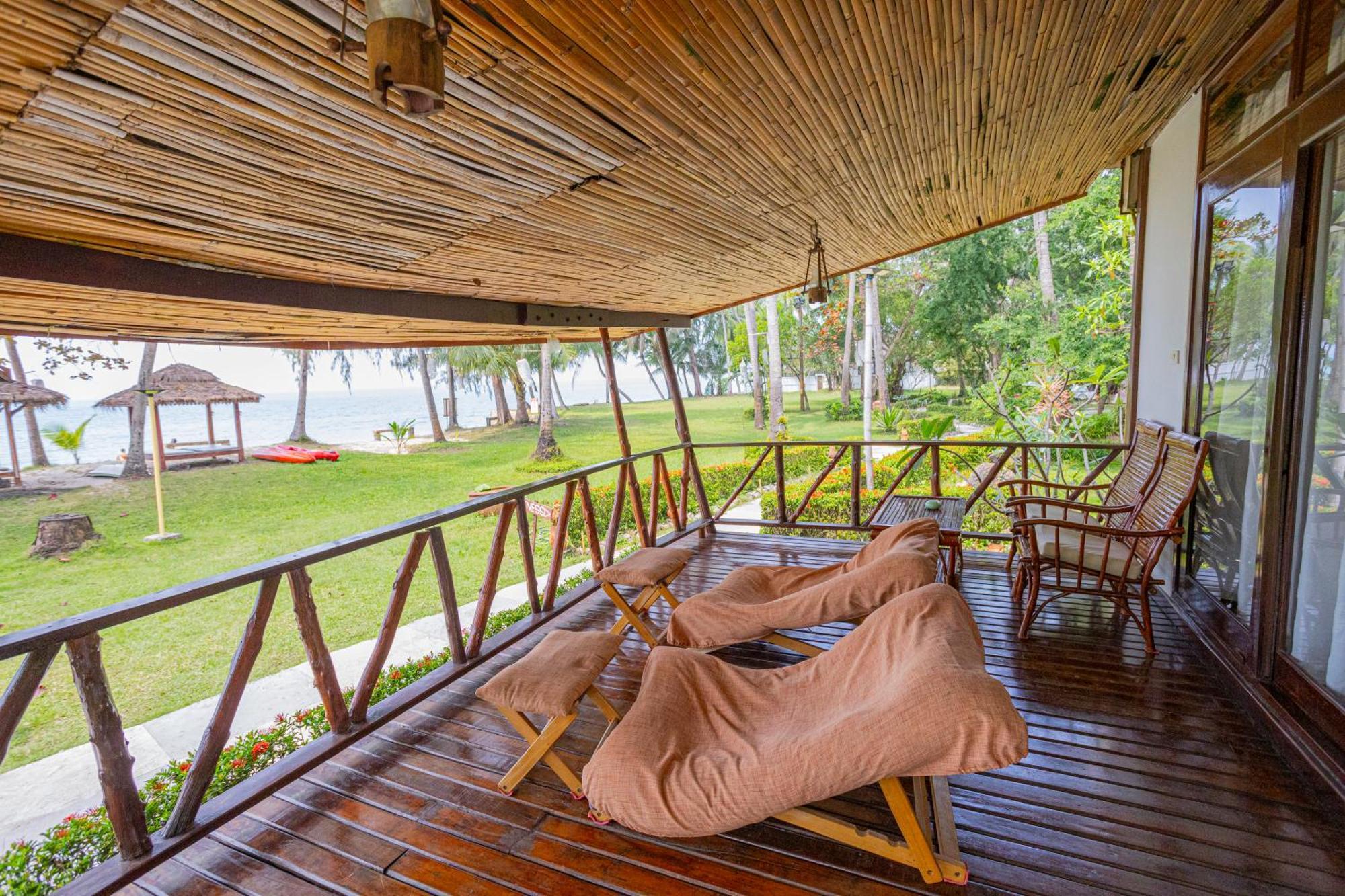 Lipa Lodge Beach Resort Lipa Noi Extérieur photo