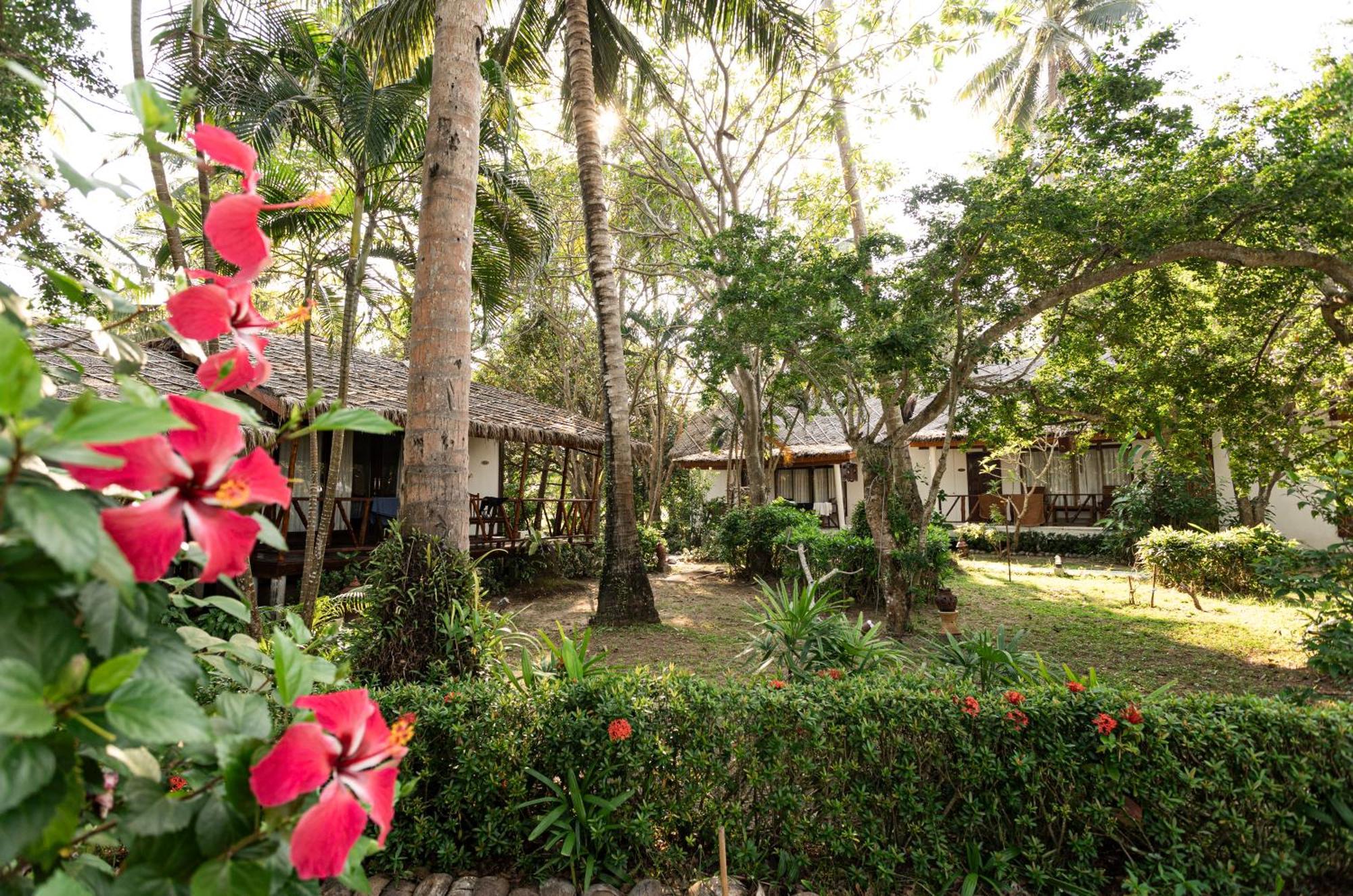 Lipa Lodge Beach Resort Lipa Noi Extérieur photo