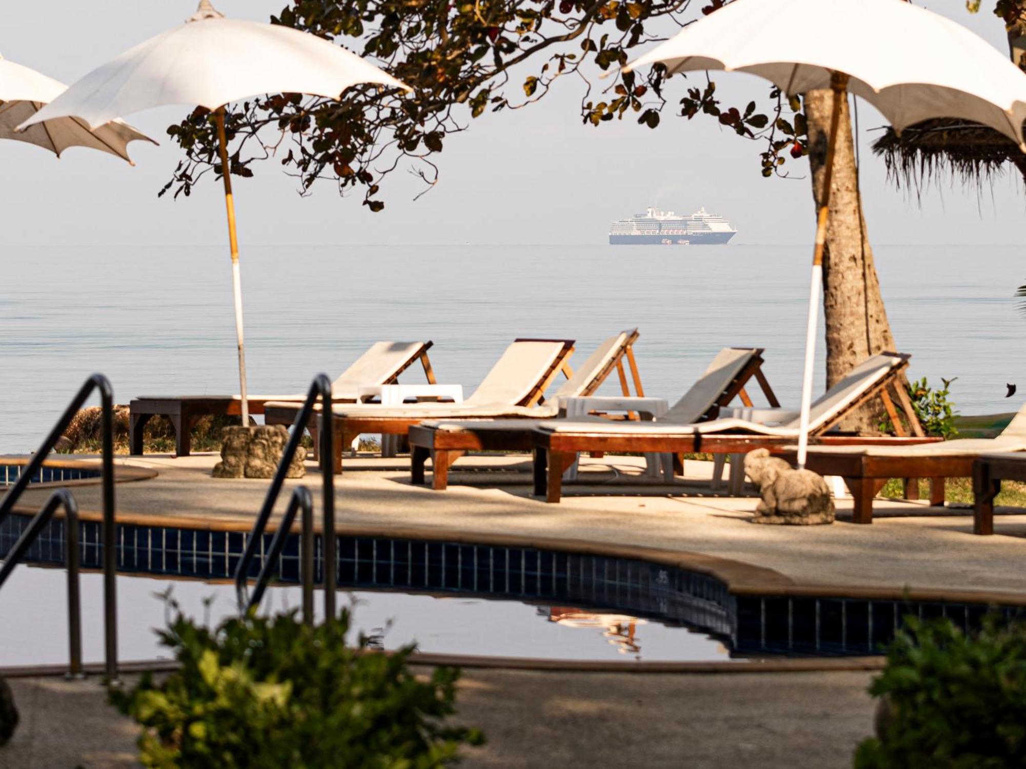 Lipa Lodge Beach Resort Lipa Noi Extérieur photo